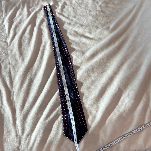 Tommy Hilfiger Purple, Navy & White Tie 100% Silk - Picture 7 of 8